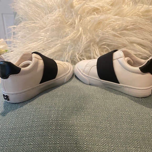 Crazy 8 size 6c toddler shoes, slip ons - Picture 4 of 13